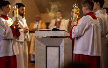 Harmonogram Triduum Paschalnego oraz&nbsp;Niedzieli Zmartwychwstania Pańskiego i&nbsp;Poniedziałku Wielkanocnego