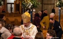 Pasterka i&nbsp;dzielenie się opłatkiem