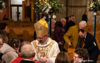 Pasterka i&nbsp;dzielenie się opłatkiem