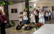 Jasełka w&nbsp;wykonaniu dzieci z&nbsp;klasy III – galeria zdjęć